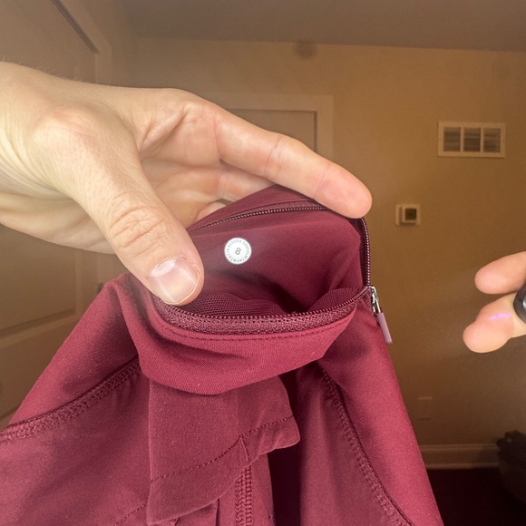 Lululemon Speed Up Short 4" – Dark Red/Burgundy – Size 8 - Picture 3 of 3